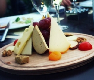 peynir tabagi Vino Steak Ristorante, Lezzet ve Şarap Diyarı