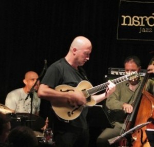 Istanbul da bu hafta yavuz akyazıcı trio Small 300x286 Istanbul da bu hafta yavuz akyazıcı trio (Small)