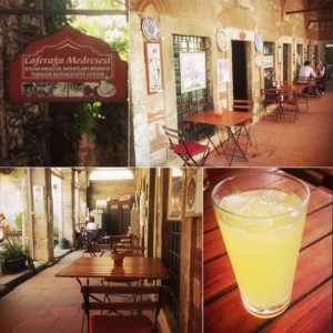 Salaş İstanbul Cafeleri Sultanahmet Cafer Ağa Medresesi1 300x300 Salaş İstanbul Cafeleri   Sultanahmet   Cafer Ağa Medresesi