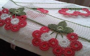 2f9244bcec4ff9e9fbf2d9834c7a85cf 300x188 Havlu Kenarı Örnekleri ve Yapılışı