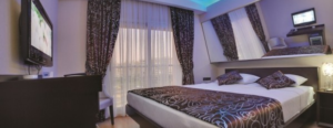 blue city hotel oda 300x116 Karşıyakada Nerede Kalınır