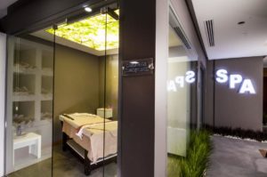 elara hotel spa 300x199 Karşıyakada Nerede Kalınır